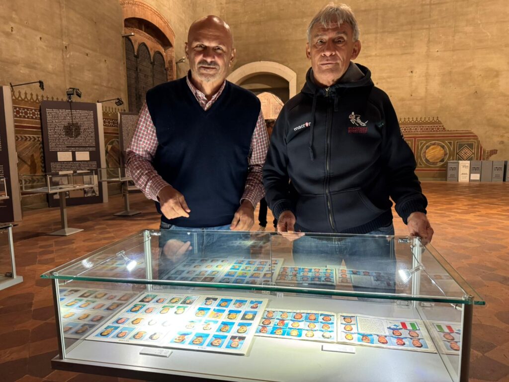 Fwd: Nel blu dipinto di azzurro, inaugurata in Gotico la mostra di figurine dei calciatori