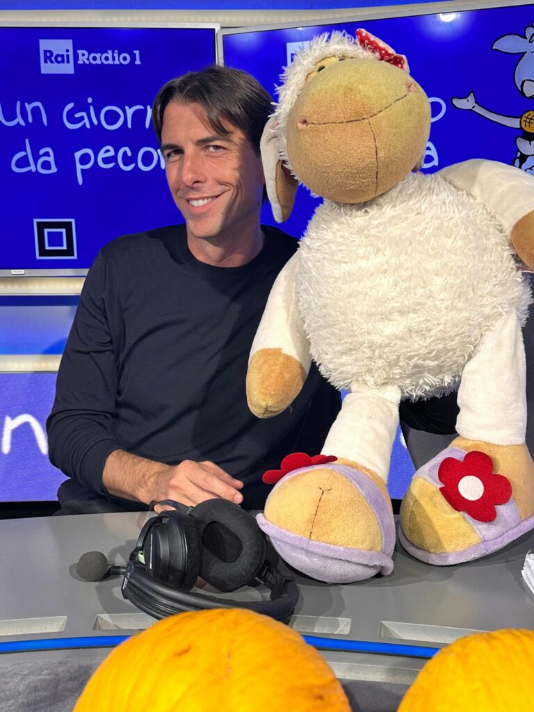 USA, ALESSANDRO ONORATO: A NYC HO INCONTRATO IL SINDACO MAMDANI SUL PONTE DI BROOKLYN ALLE 6 DI MATTINA, MI HA DETTO ‘HI BRO!’ (VIDEO)