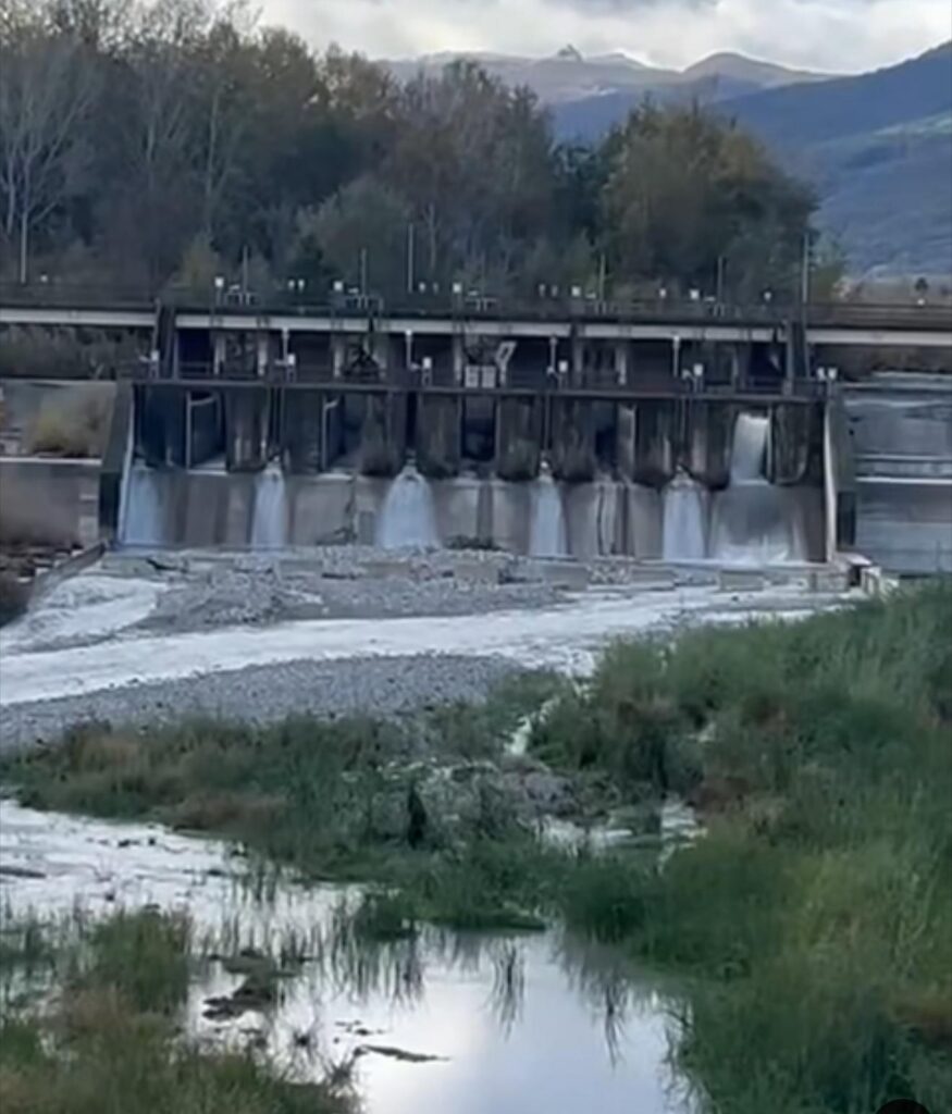 Fwd: Cia: nonostante le piogge l’ acqua finisce in mare