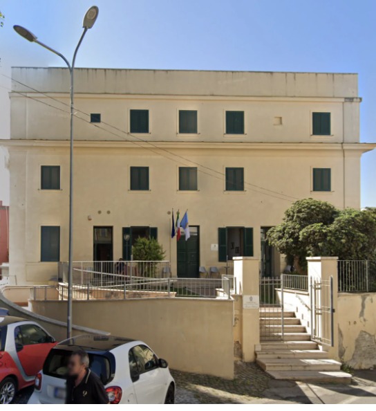 Chiusura centro anziani disposta dai vigili del fuoco, la posizione del Comune