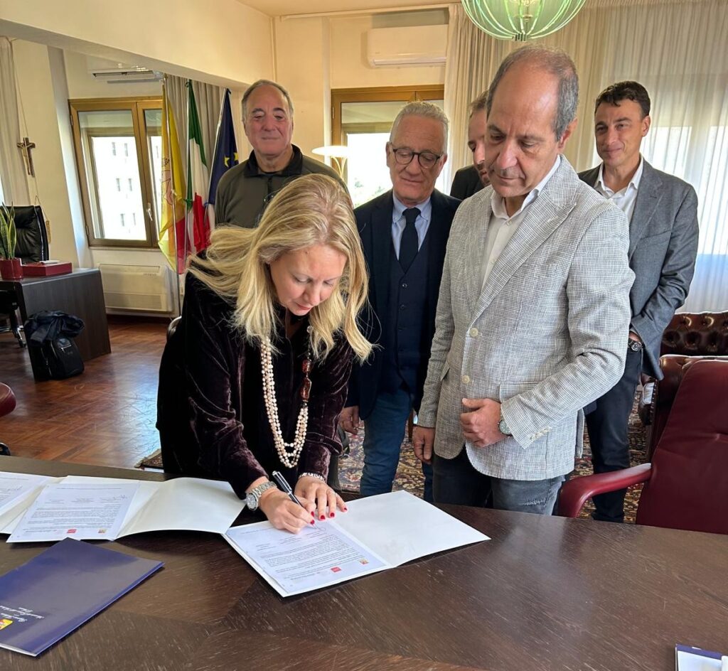 Ambiente: Regione Siciliana, Enel e Lipu insieme per tutelare la biodiversità. Savarino: «Preserviamo la cicogna bianca e altre specie protette»