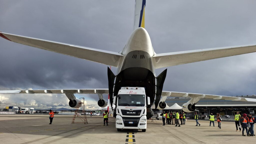 Il nuovo satellite della costellazione COSMO-SkyMed in viaggio verso Vandenberg