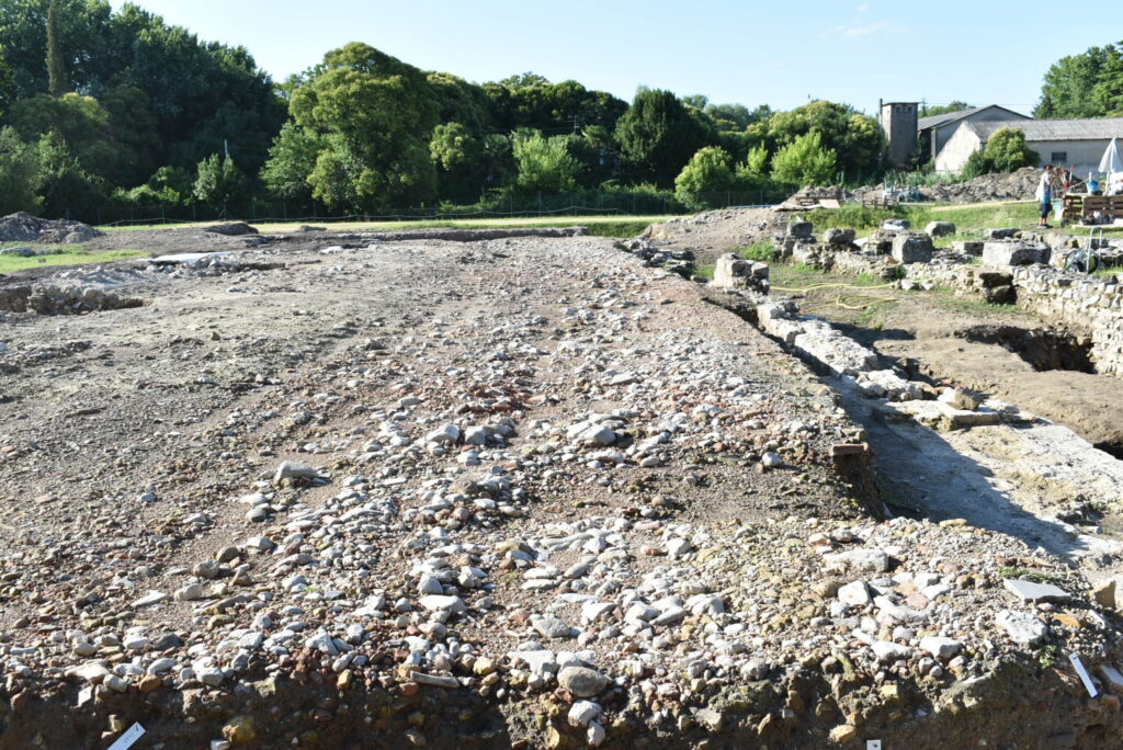 AQUILEIA, Monete d’oro dall’area del mercato dell’Aquileia tardoantica