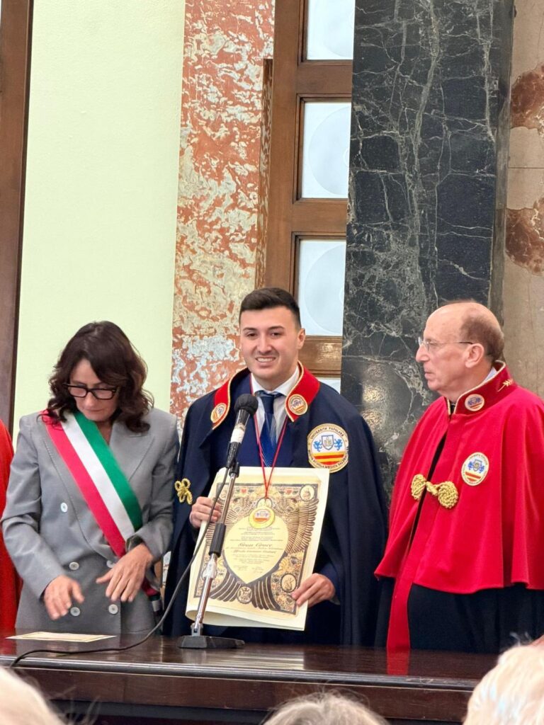 Gruppo Cestari insignito della Gran Croce Accademico della Scuola Medica Salernitana