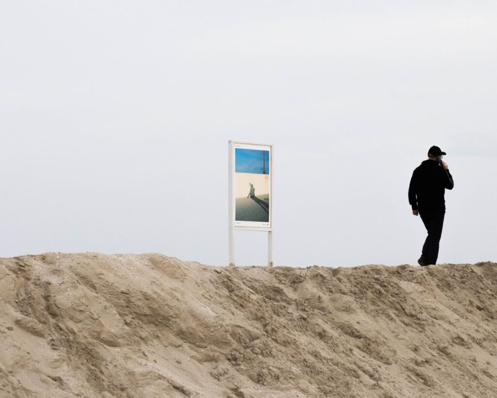 Mind Marea Festival: si chiude una prima edizione di grande successo. Inaugurata sulla duna di Rimini la mostra ‘Confine Marea’ che apre la stagione di “Un Mare d’Inverno”