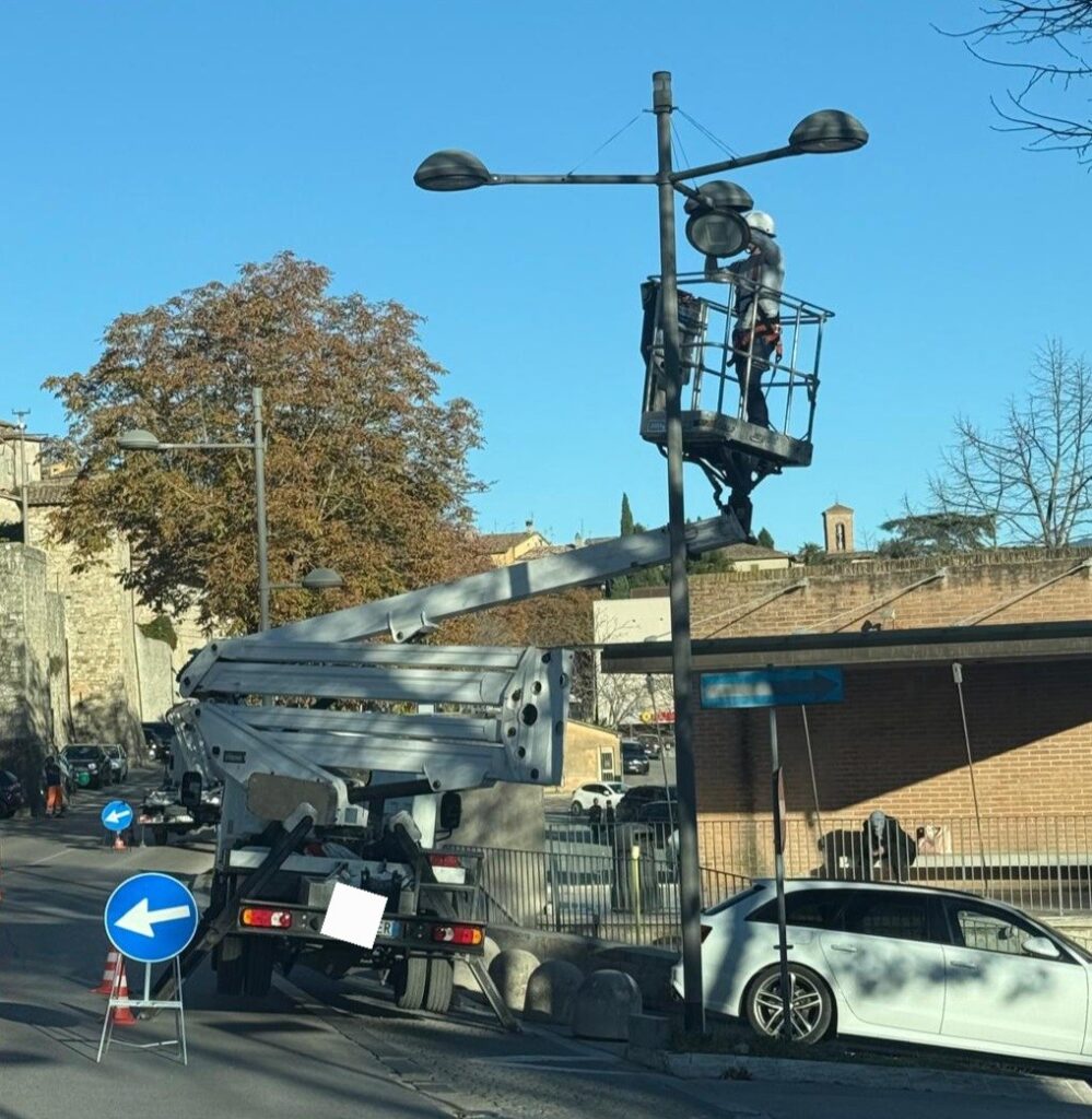 Todi, nuova luce su circonvallazione e mura urbiche