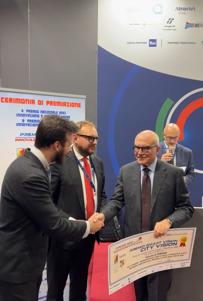 PREMIO ANCI INNOVAZIONE E SVILUPPO 2025. FERRARA RICONOSCIUTA A LIVELLO NAZIONALE PER L’ECCELLENZA NELLE POLITICHE AMBIENTALI E NELL’USO DEI DATI