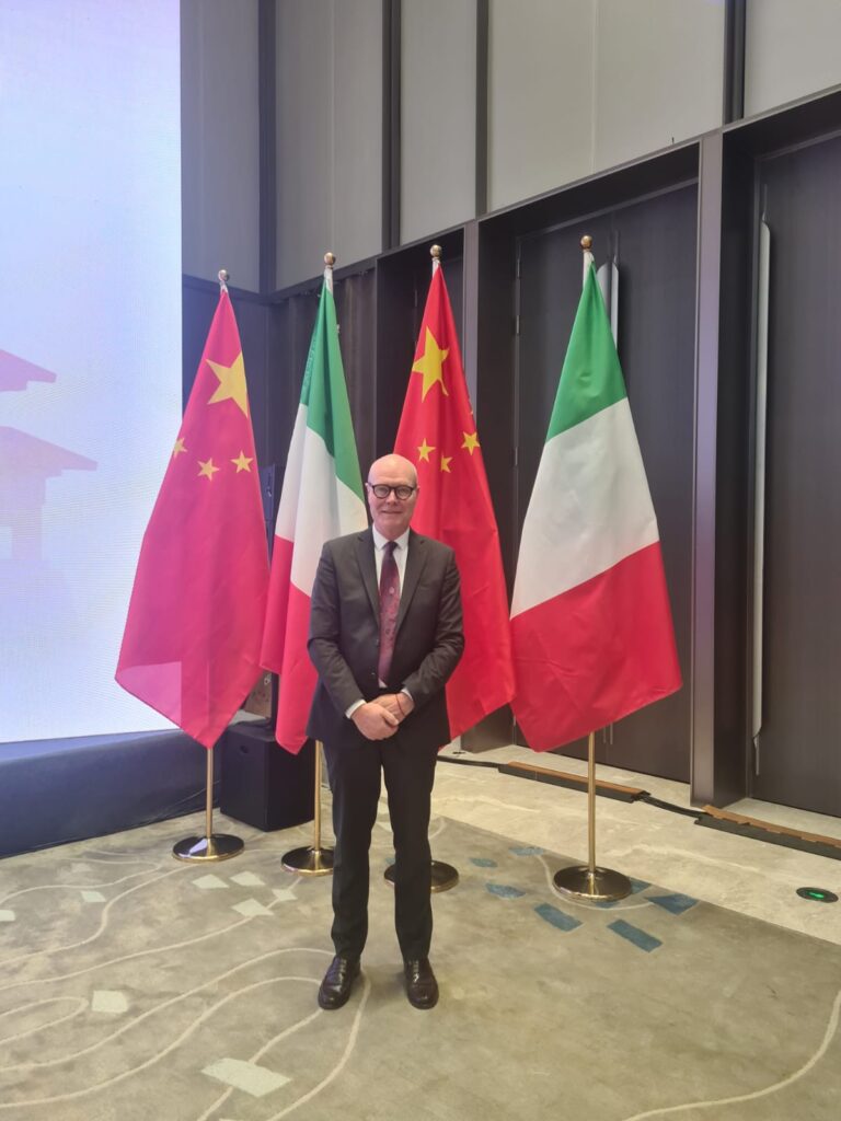 Il Rettore McCourt in missione in Cina