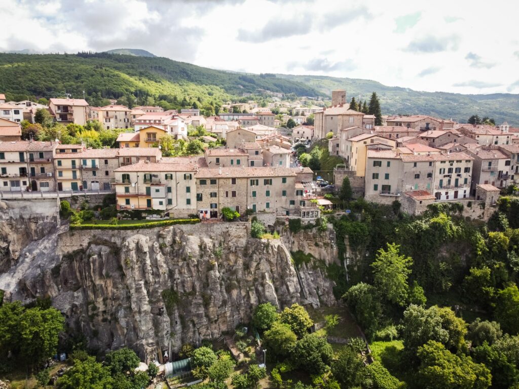 Domenica 9 novembre ore 12.20 Santa Fiora protagonista su Linea Verde