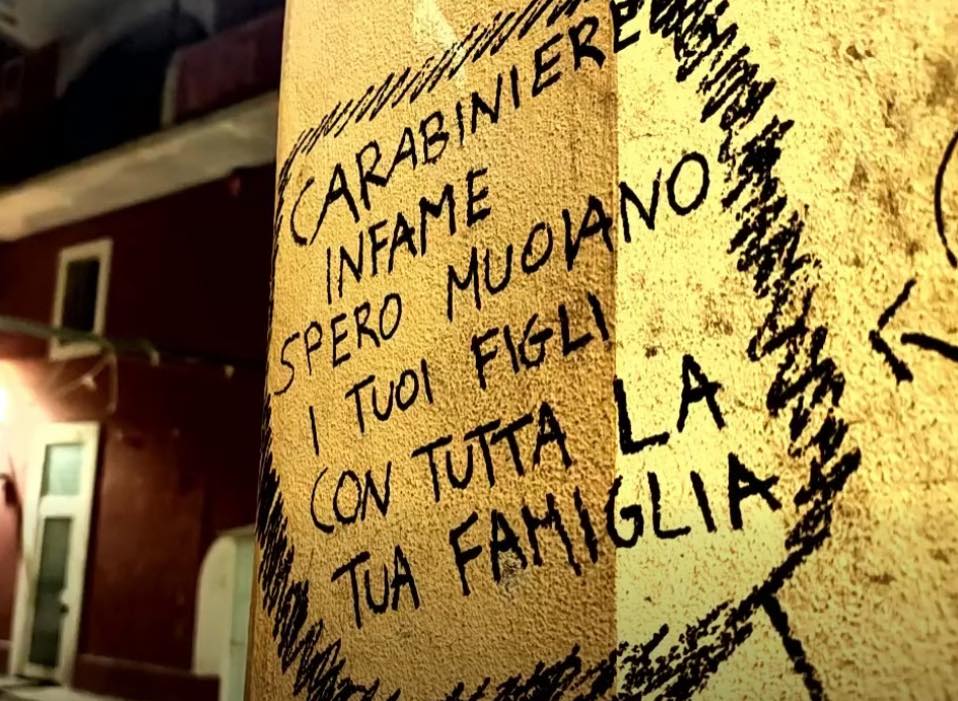 Piena solidarietà ai Carabinieri e a tutte le forze dell’Ordine Continuano a far discutere le gravissime parole contro i Carabinieri, assieme a numerose offese rivolte a comuni cittadini e a minacce, apparse sul muro laterale della chiesa madre di Sava.