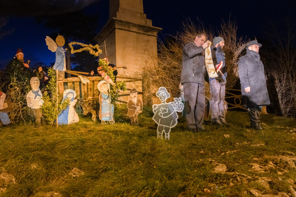 TS 9/12/2025 IL SINDACO HA INAUGURATO E ACCESO LE LUCI DEL PRESEPE ALL’OBELISCO