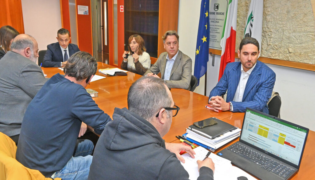 foto REGIONE – assessore al Lavoro Consoli incontra HP Composites