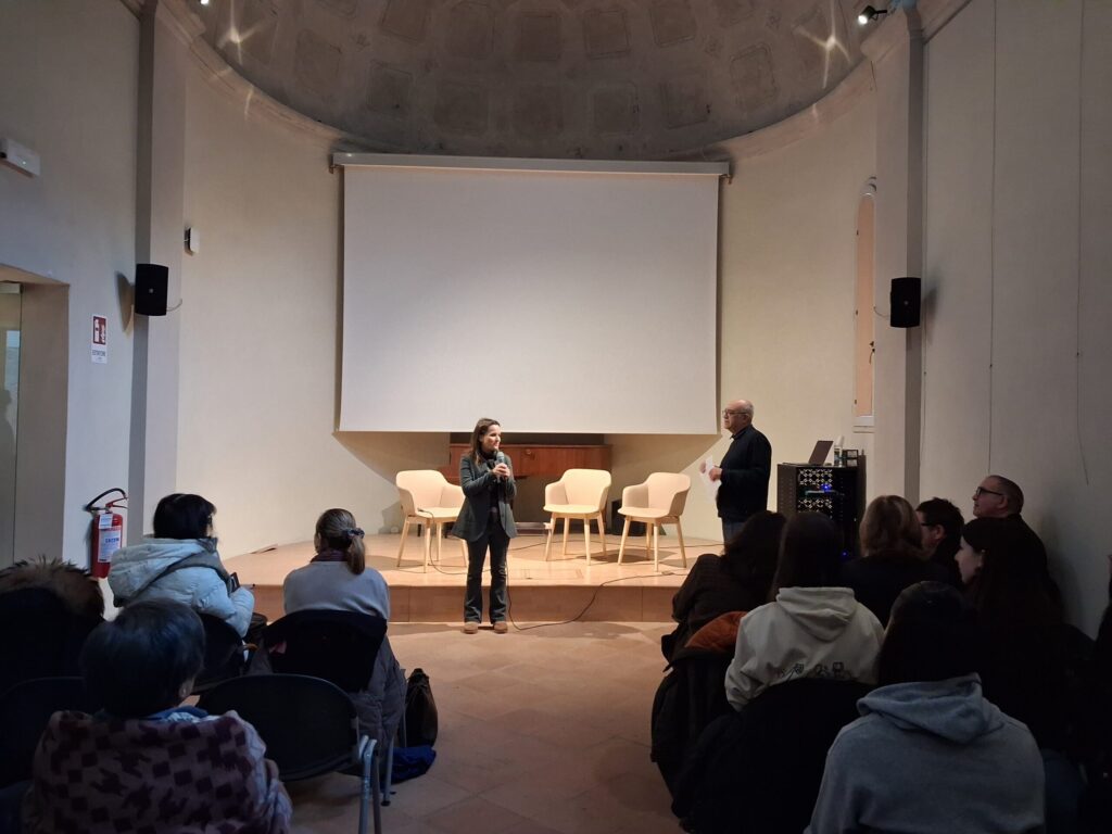 Comunicato stampa – Collettiva in Civica 2025: presentate le nuove opere e il documentario realizzato dagli studenti del Liceo Toschi