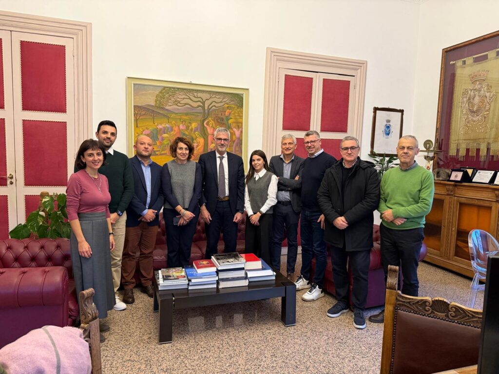 Cs. n.575 Prendono servizio nuovi assunti al Comune di Ragusa + foto