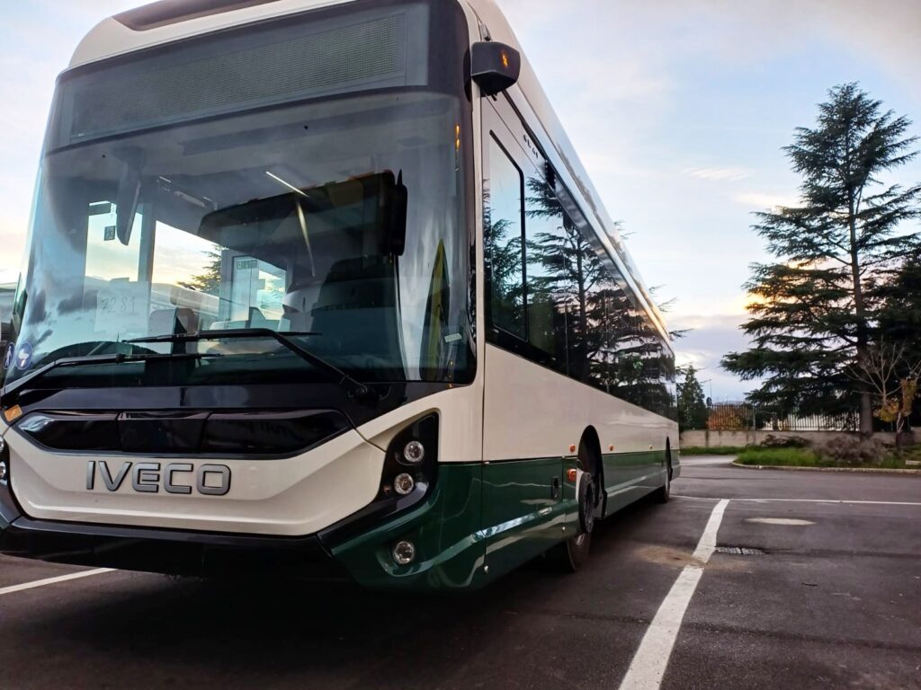 L’Aquila – Comunicato stampa su acquisto bus elettrici con fondi PNRR