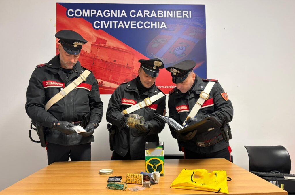 #CONTIENE FOTO# TOLFA – CARABINIERI ARRESTANO UN GIOVANE PER DETENZIONE AI FINI DI SPACCIO DI SOSTANZE STUPEFACENTI.