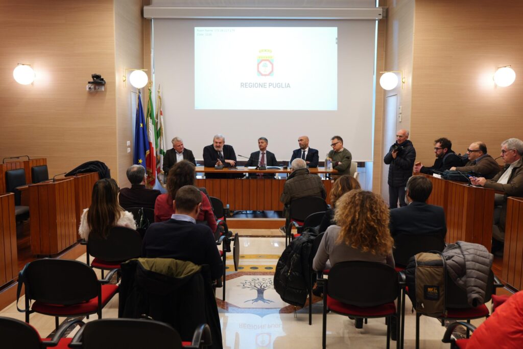 Agenzia regionale 1370.25 emiliano_passaggio azioni AQP ai Comuni