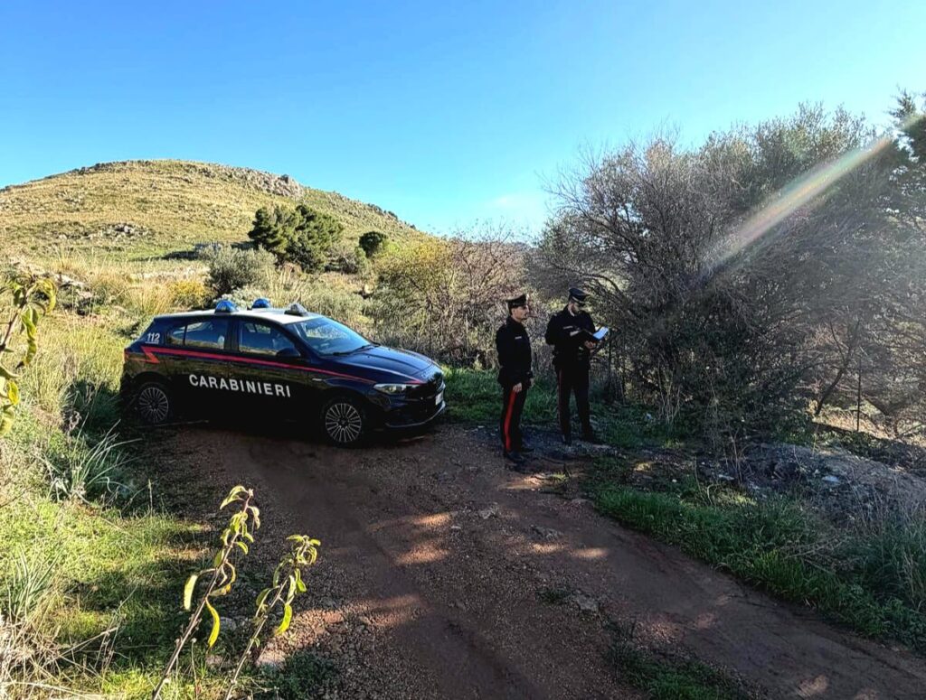 COMUNICATO STAMPA – SCOPERTA DISCARICA FANTASMA DUE UOMINI DENUNCIATI PER ROGHI E SMALTIMENTI ILLECITI.docx