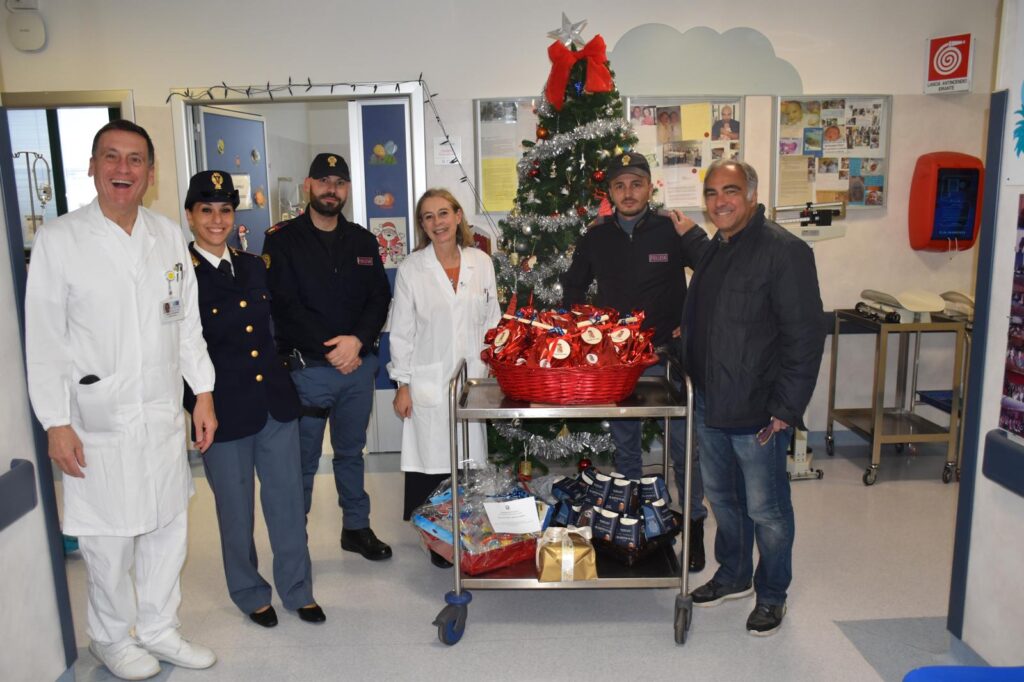 AUSL TOSCANA CENTRO – COMUNICATO STAMPA – Regali e panettoni per i piccoli della Pediatria