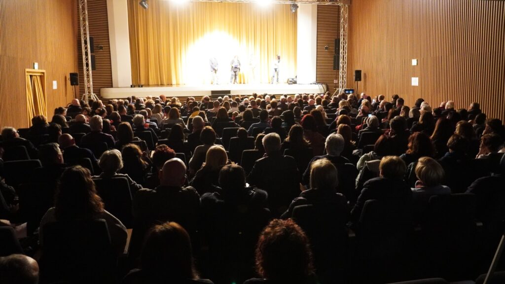 “Lu Sassaresu: un’isthoria Ippiziari” Un grande progetto per la promozione della lingua Sassarese L’iniziativa è del Comune di Sassari in collaborazione con l’Is.Be