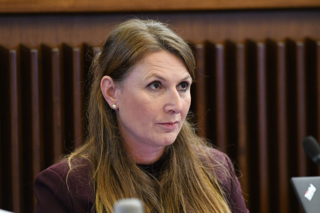 (ACON) SALUTE. CAPOZZI (M5S): ANCHE ACOI CHIEDE REVISIONE RETE ONCOLOGICA