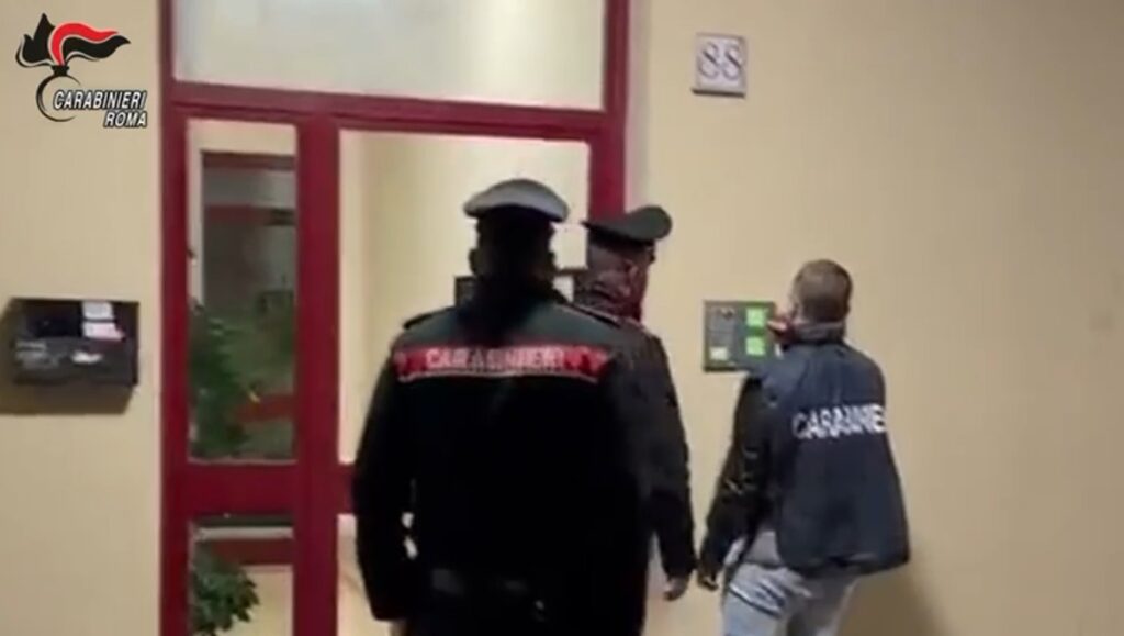 (2) #CONTIENE VIDEO E FOTO# ROMA – OPERAZIONE DEI CARABINIERI CON DDA E PROCURA MINORI. 11 MISURE CAUTELARI PER TORTURE, ESTORSIONI E ATTO DINAMITARDO A PRIMAVALLE.