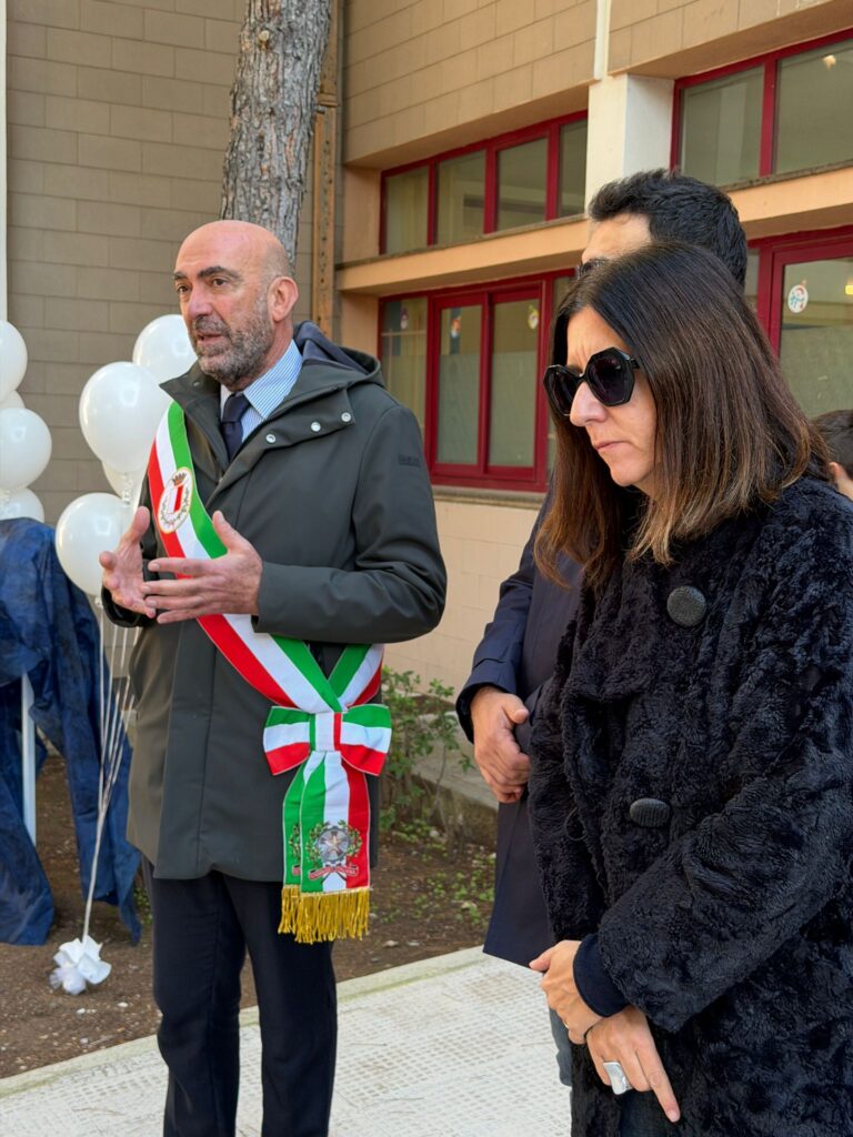 IL COMUNE COMUNICA – Intitolati alla piccola Ester Santoro il giardino dell’I.C. “Poggiofranco – T. Fiore” e l’area ludica del giardino Monica del Maso