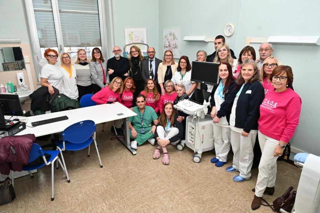 L’Associazione CAOS dona un nuovo ecografo alla Breast Unit di ASST Sette Laghi