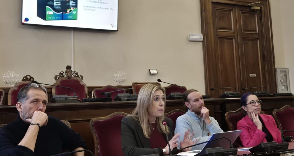 Raccolta puntuale dei rifiuti indifferenziati, dalle campane informatizzate alla Ecocard