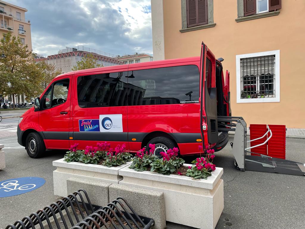 Torna il Taxi Social per il Natale 2025. Servizio di trasporto gratuito per persone con disabilità