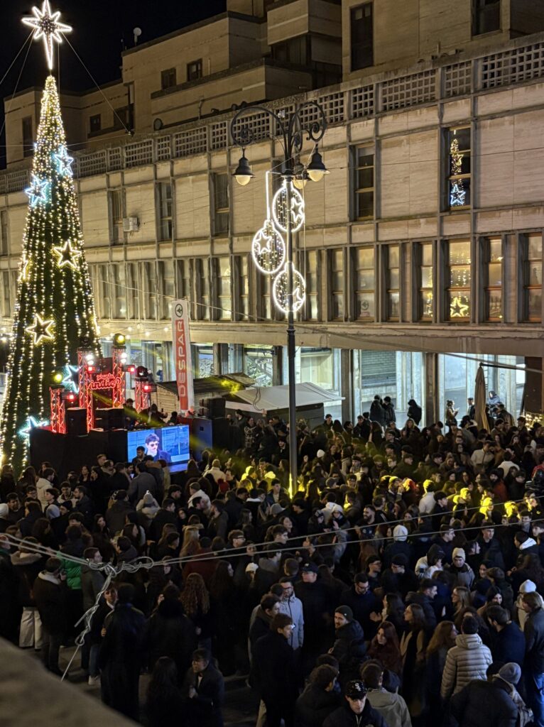 Cs. n.1 Riapertura dei termini per la gara di affidamento del Servizio di Tesoreria Comunale – Cs. n.2 Bentornati Amici Miei e Graduation Day, la Consulta Giovanile Comunale celebra i giovani e il senso di comunità + foto