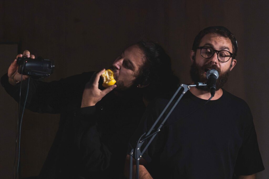 Rassegna “Molecole”: domenica 18 gennaio “Dentifricio” con BumBumFritz al Teatro Villa Belvedere di Mirano (Ve)