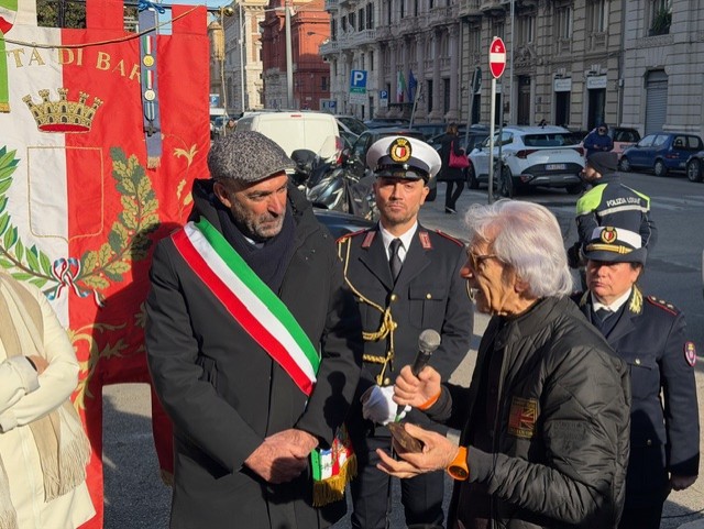 IL COMUNE COMUNICA – Intitolata l’area comunale di corso Cavour al commediografo Nicola Saponaro