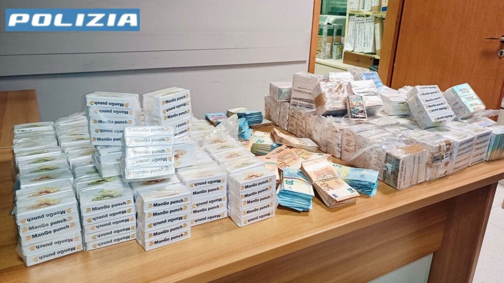 COMUNICATO+ FOTO -POLIZIA DI STATO-Controlli antidroga tra Bergamo e provincia: la Polizia di Stato sequestra oltre 70 chili di hashish, due arresti