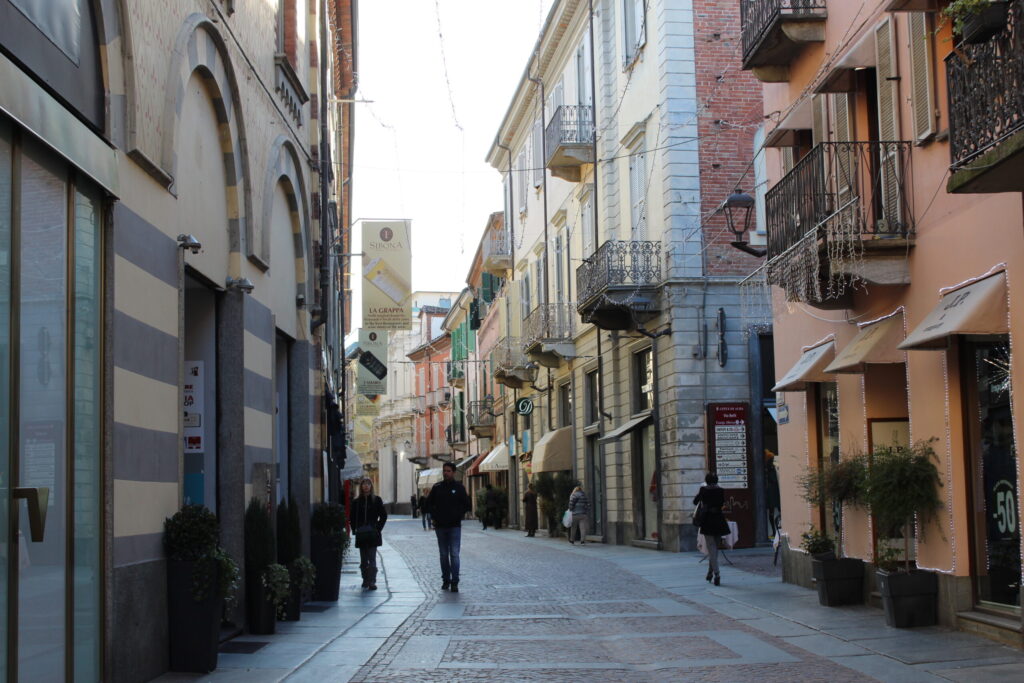 Alba ha una popolazione di 31.069 residenti