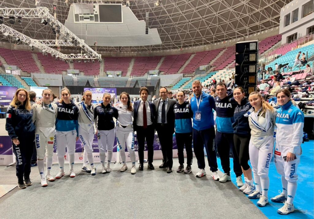 Nove azzurri azzurri avanzano a Parigi nella Coppa del Mondo di fioretto maschile. Incontro con l’Ambasciata di Tunisi per le sciabolatrici italiane