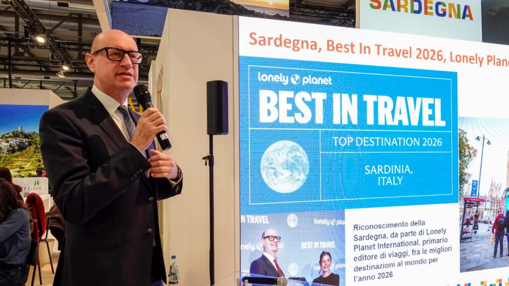 TURISMO: LA SARDEGNA IN VETRINA ALLA BIT DI MILANO. ANNO DA RECORD CON NUMERI CHE CONFERMANO LA CREDIBILITA’ DEL SISTEMA TURISTICO DELL’ISOLA. SUPERATA LA SOGLIA DEI 20 MILIONI DI PRESENZE NEL 2025