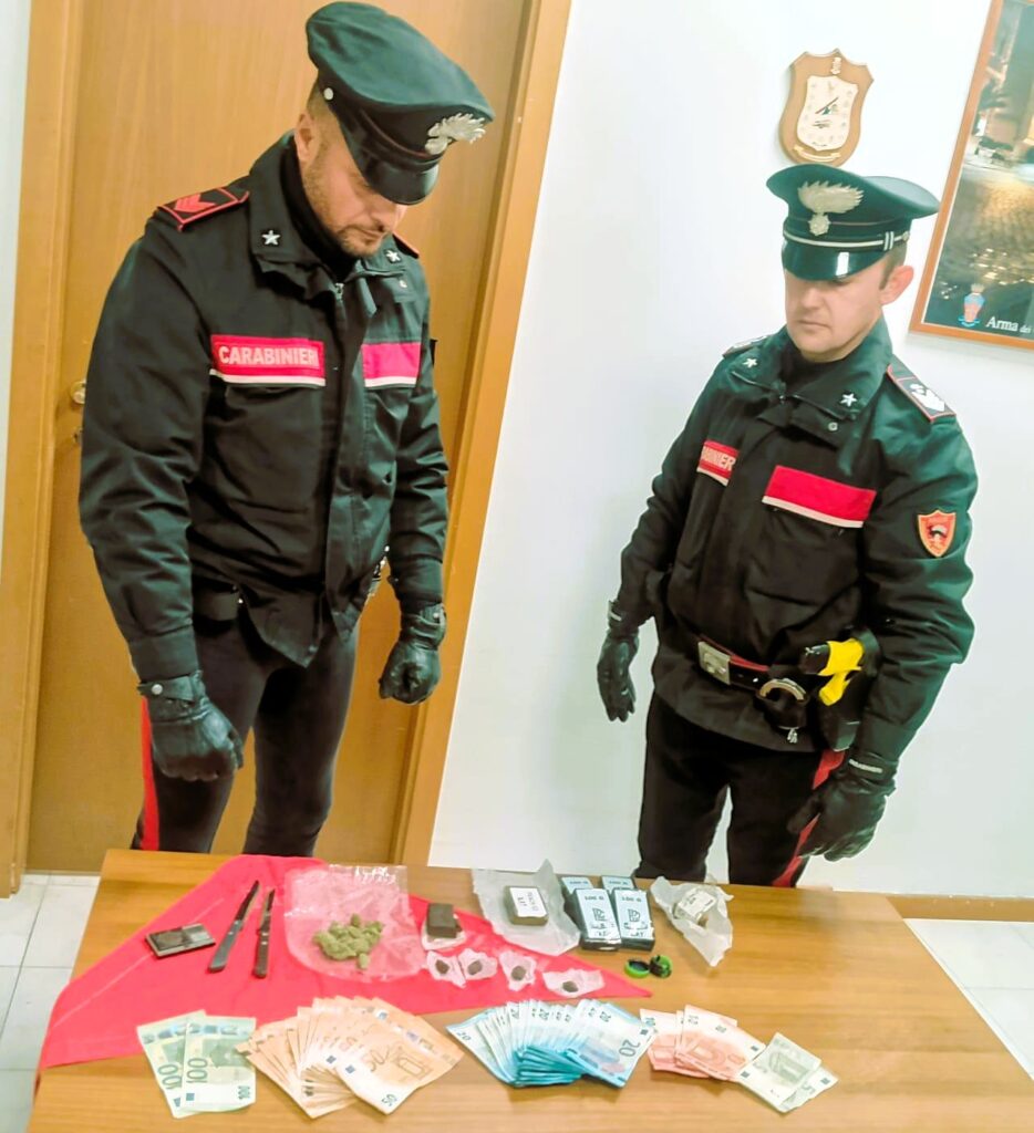 TOR SAN LORENZO – OLTRE MEZZO CHILO DI DROGA IN AUTO. CARABINIERI ARRESTANO 26ENNE.