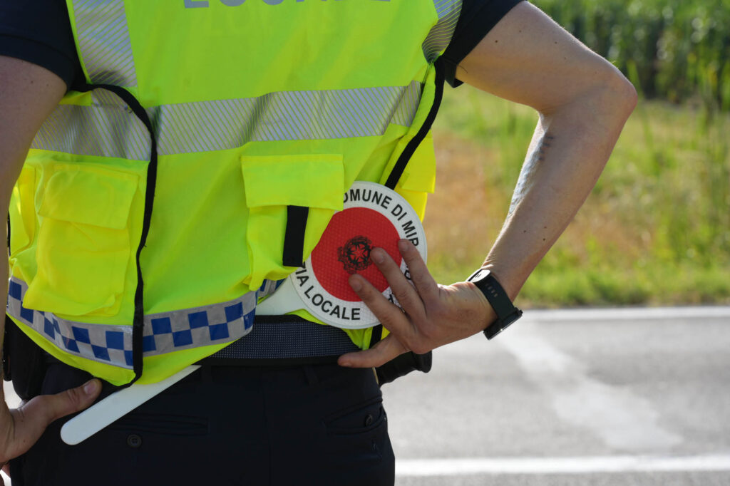 SICUREZZA E LEGALITÀ: DUE INTERVENTI DELLA POLIZIA LOCALE TRA TUTELA AMBIENTALE E CONTRASTO ALLE OCCUPAZIONI ABUSIVE