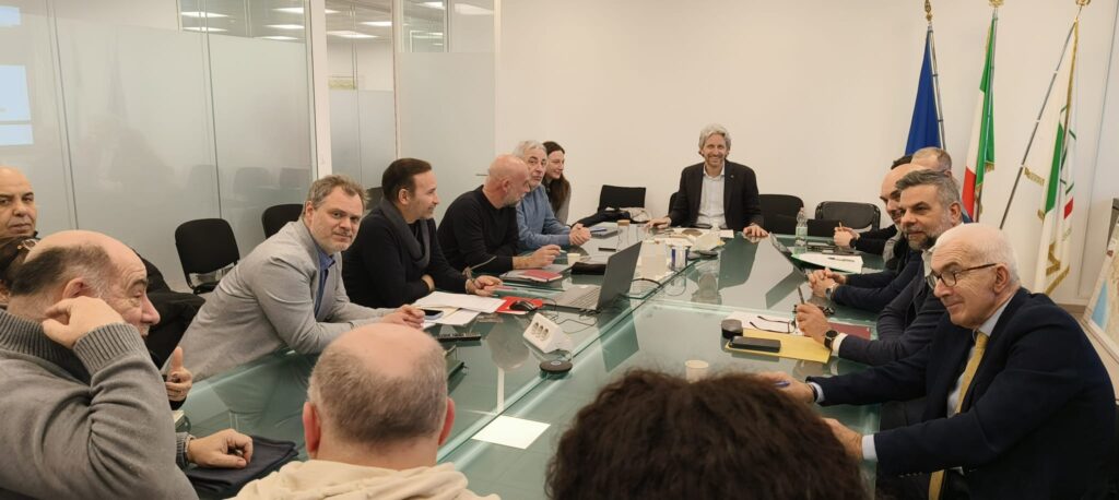 Comunicato Regione: Imprese. Inalca, firmato l’accordo tra proprietà e sindacati. Si attende ora la conferma della proroga della Cassa integrazione straordinaria per sei mesi. L’assessore Paglia: “Soddisfazione per un accordo che tutela tutte le lavoratrici e i lavoratori”
