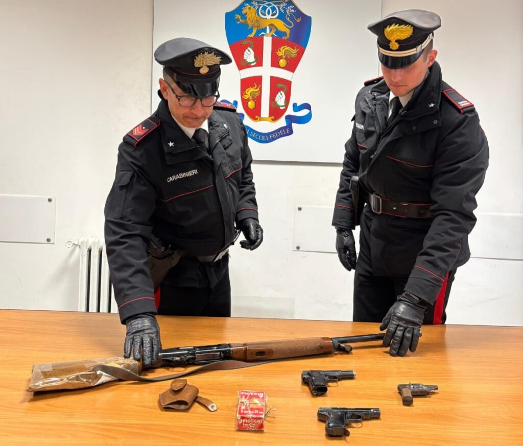 #CONTIENE FOTO# MONTEROTONDO (RM) – CONTROLLI SERRATI DEI CARABINIERI PER IL RISPETTO DELLE NORMATIVE SULLA DETENZIONE E PORTO DI ARMI.