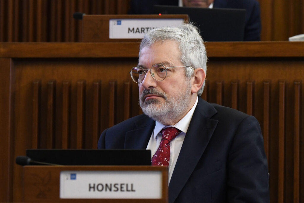 (ACON) VAJONT. HONSELL (OPEN): DOLORE MERITA RISPETTO, NON RISPOSTE LACONICHE