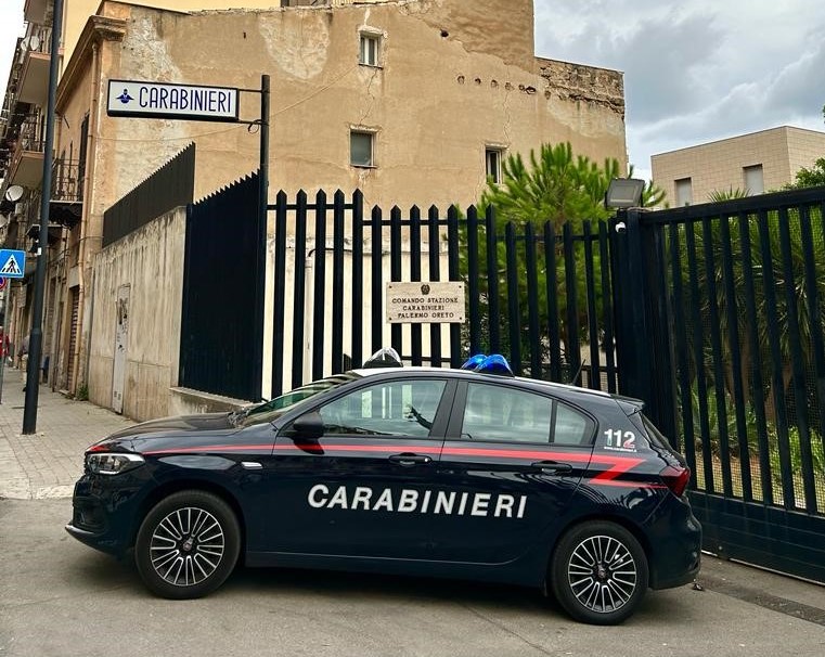 Comunicato stampa – tenta un furto ma cade da una canaletta – denunciato dai carabinieri dopo aver finto un’aggressione.doc