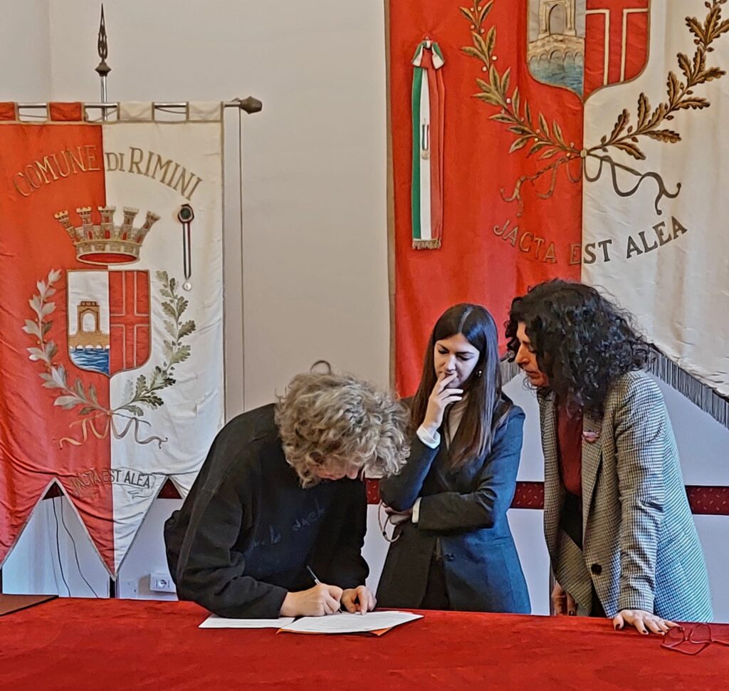 Rimini rinnova la Rete della Casa delle Donne: più collaborazione, più servizi, più voce ai diritti. Firmato in Residenza comunale il nuovo protocollo