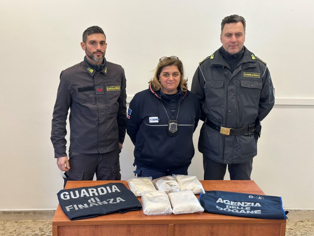 VALICO DI BROGEDA: IN AUTO CON OLTRE 5 KG DI EROINA. ARRESTATI DUE TRAFFICANTI
