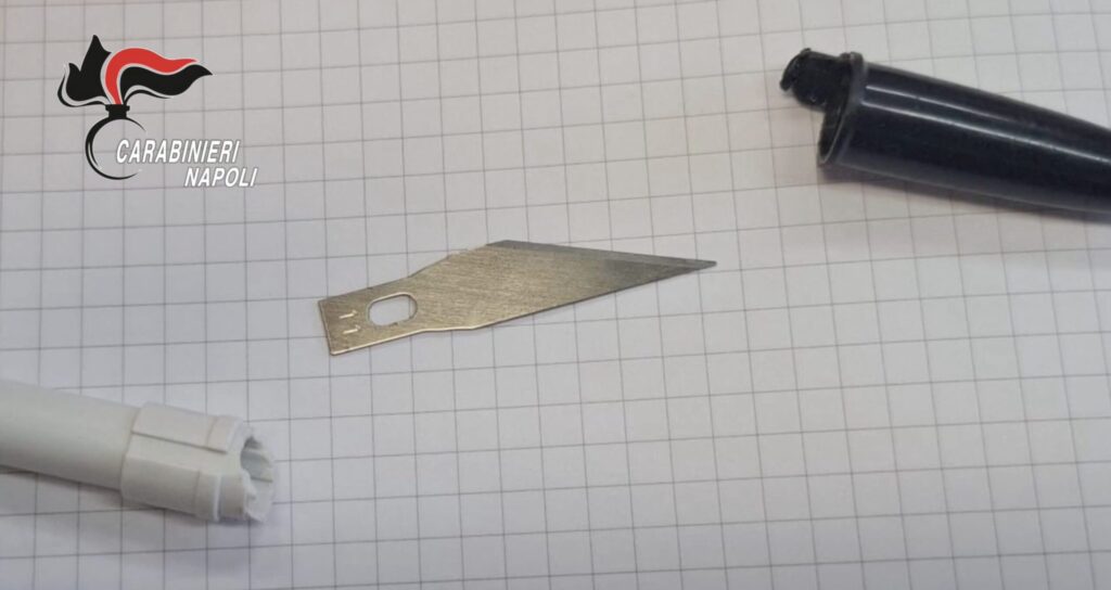 CARABINIERI: UNA PENNA TAGLIERINO TROVATA NELLE MANI DI UN BIMBO DI 13 ANNI. A CHIAMARE I CARABINIERI LA PRESIDE.