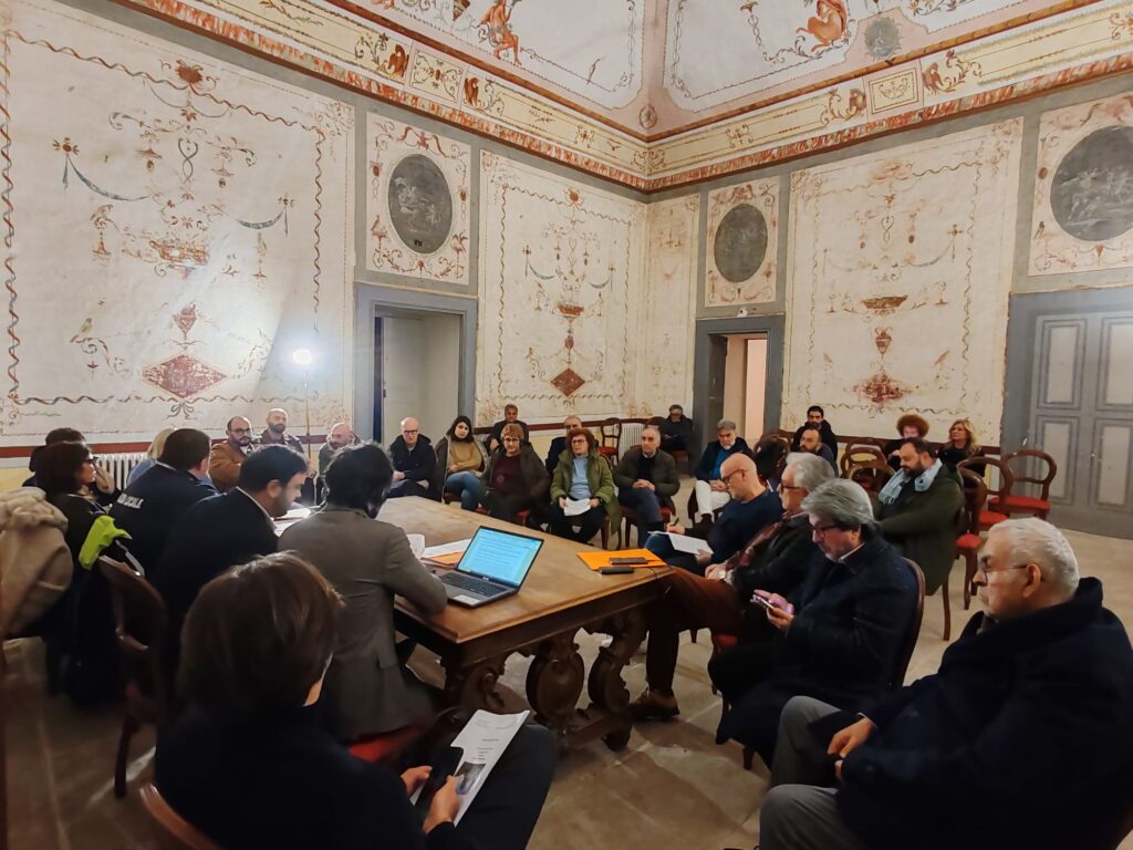 Cs e foto Tavolo centro storico incontro con residenti ed esercenti su movida