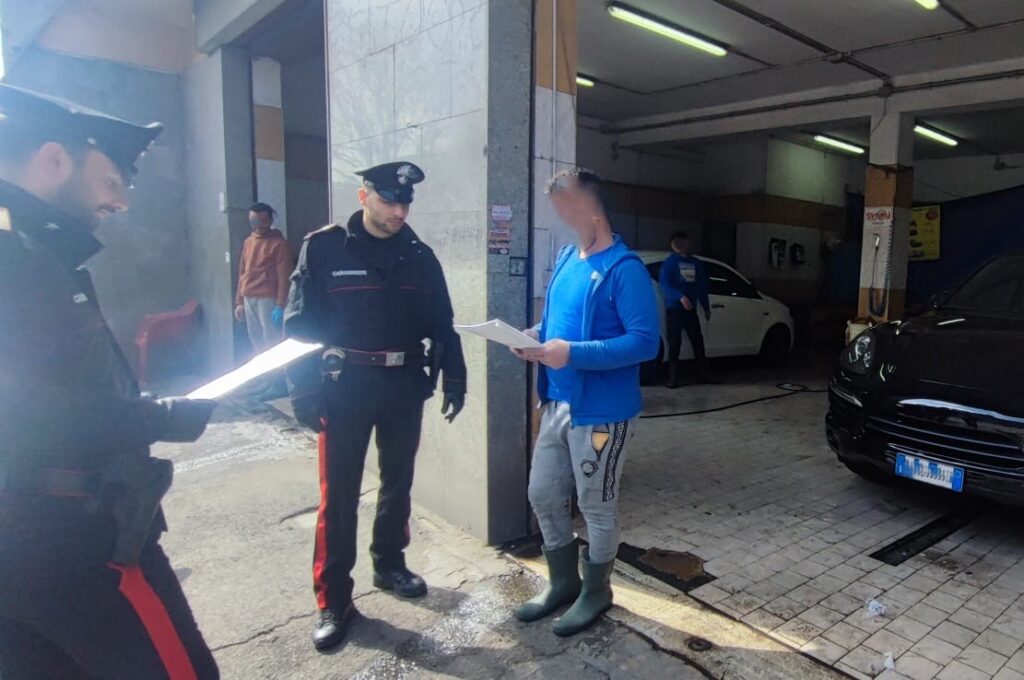 #CONTIENE FOTO# CONTROLLI DEI CARABINIERI A TOR BELLA MONACA E TOR VERGATA. 4 PERSONE ARRESTATE E 2 DENUNCIATE.
