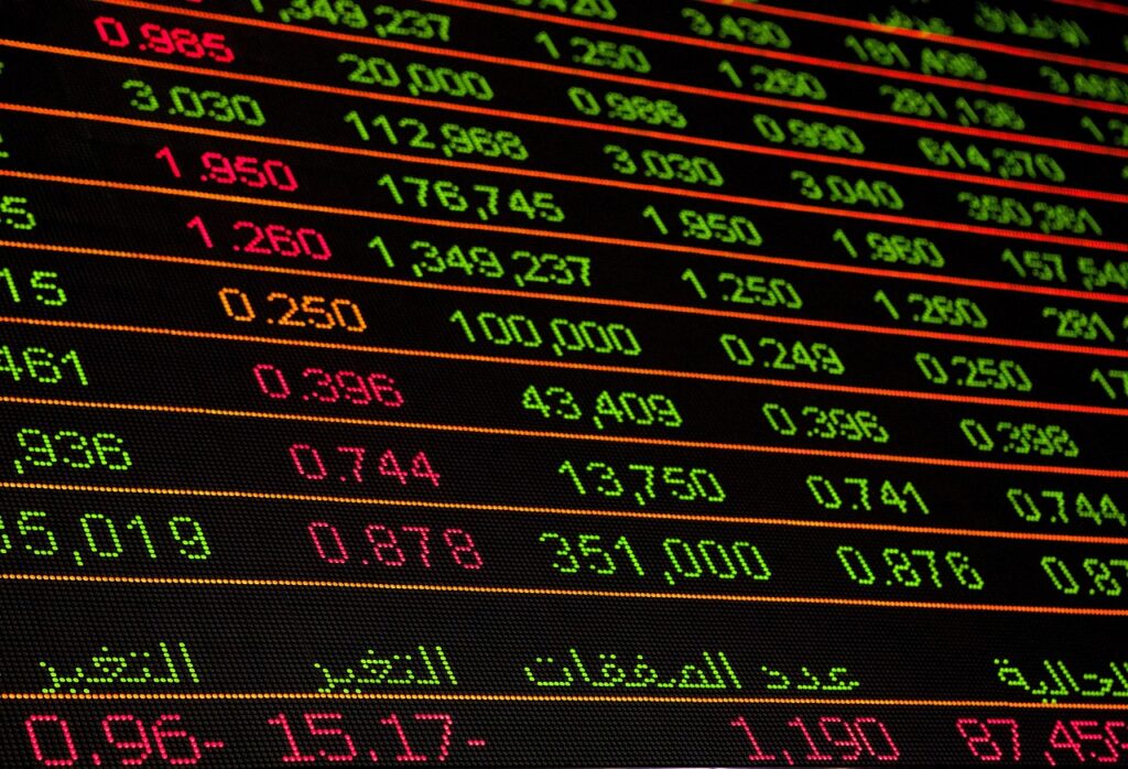 Borse in rally e petrolio giù: i mercati scommettono sulla pace tra Usa e Iran