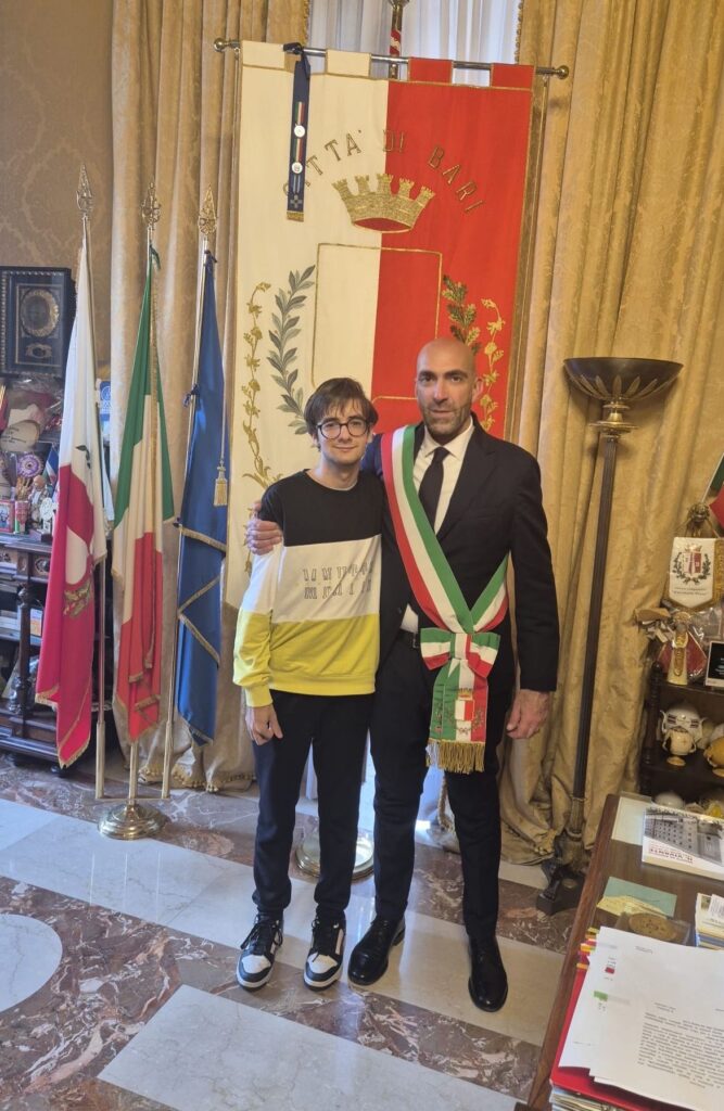 IL COMUNE COMUNICA – il sindaco Leccese incontra il 17enne Samuel Stripoli, campione italiano di calcolo mentale